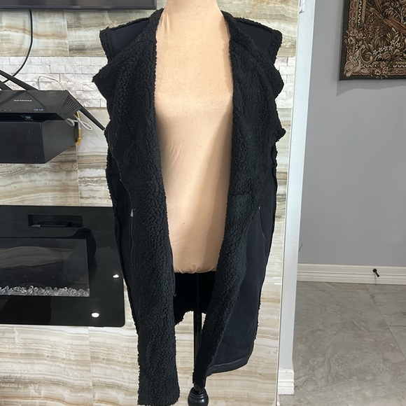 Atmosphere Full Front and Sise Pocket Zipper Long‎ Vest. Size 6(914) - Picture 8 of 15